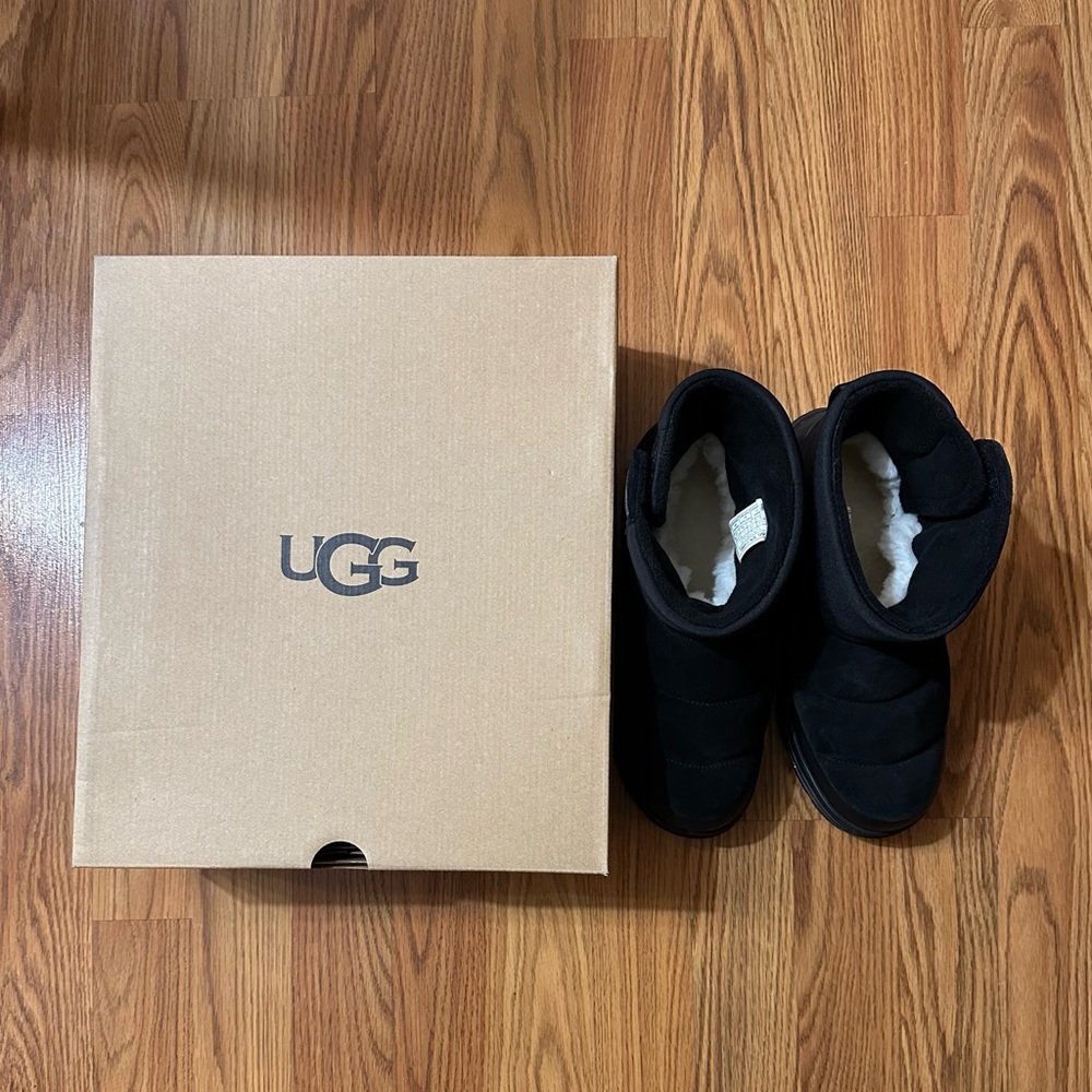 UGG CLASSIC KLAMATH MINI SUEDE TEXTILE WATERPROOF BLACK BOOTS SIZE US 8 WOMEN